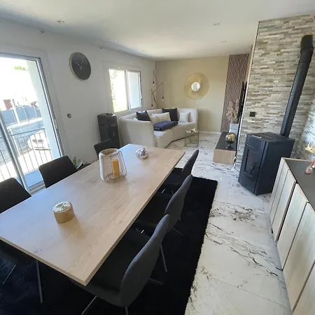 House For 24 Spay