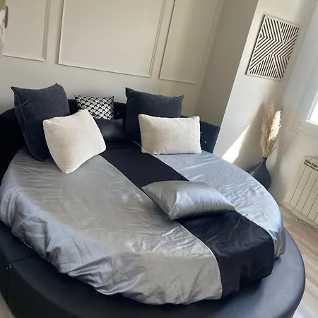 Villa House For 24 *